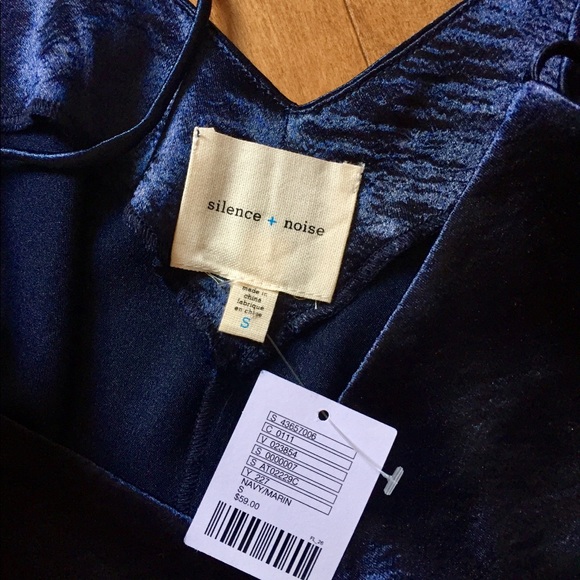 Silence and Noise Blue Top - Picture 4 of 6